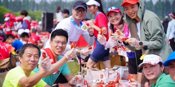 爱游戏体育登录入口-读懂城市｜10吨小龙虾宴请全国马拉松跑友，潜江打的什么算盘？