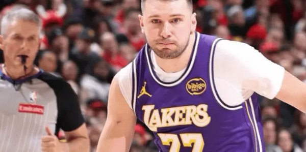 爱游戏体育官方网站-46分7板11助8记三分球！卢卡一战刷爆多项NBA纪录，湖人赢麻了