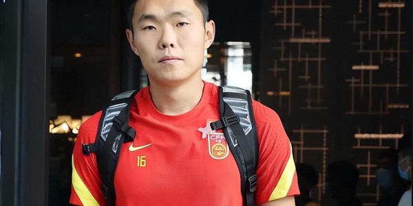 爱游戏体育-大换血！邵佳一治军严格或重新洗牌国足阵容，近一半国脚恐遭淘汰