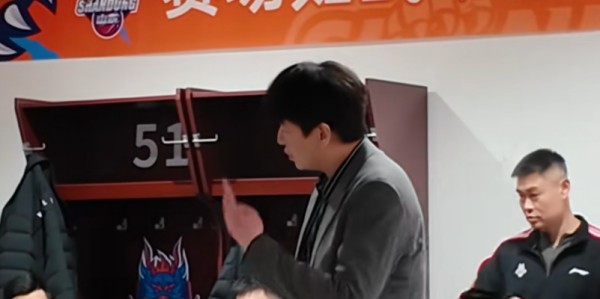 爱游戏体育官方网站-胜宁波更衣室！邱彪强调健康与family，鲍威尔因家庭变故而低迷！